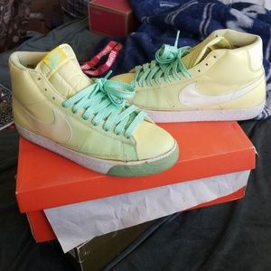 Nike Lemon Frost Blazer High